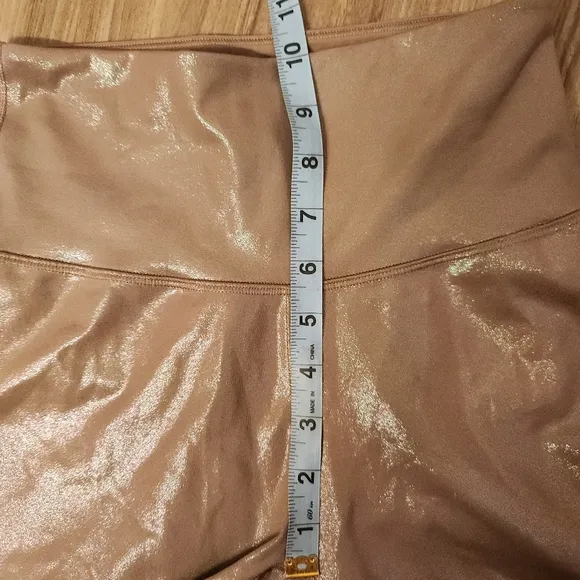 Aritzia tna iridescent nude high waisted shorts size s nwot