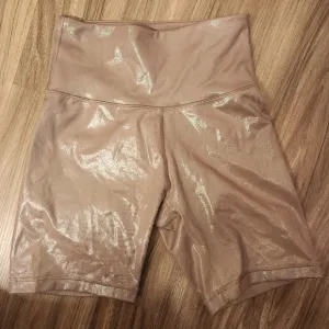 Aritzia tna iridescent nude high waisted shorts size s nwot