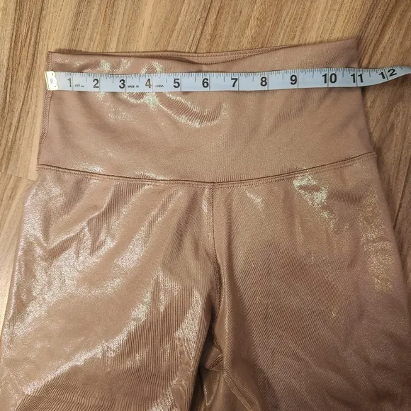 Aritzia tna iridescent nude high waisted shorts size s nwot