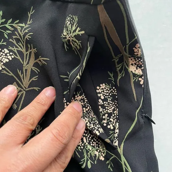 Aritzia Wilfred Arbe Shorts High Waist Scallop Hem Fully Lined Black Floral Sz 4
