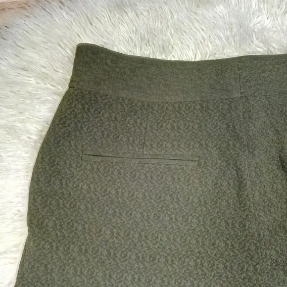 Club Monaco | Forest Green Ruffle High Rise Shorts