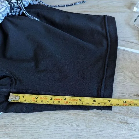 Coolibar Black and White 2-in-1 Skort Bike Shorts Women's Large
