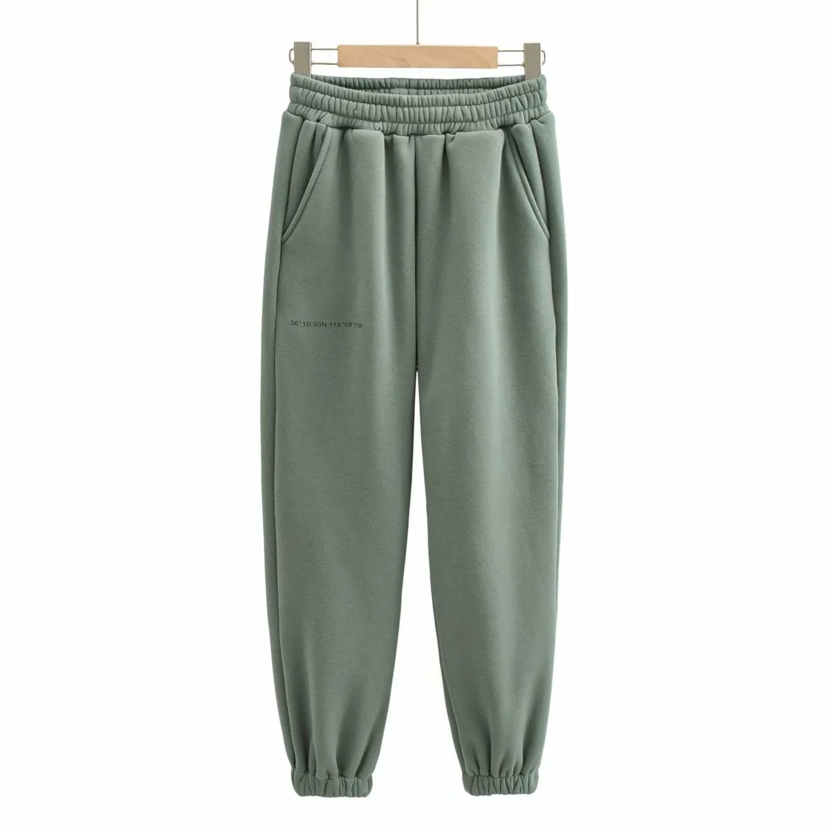 Cropped Sweatshirt & Sweatpants Activewear for Women