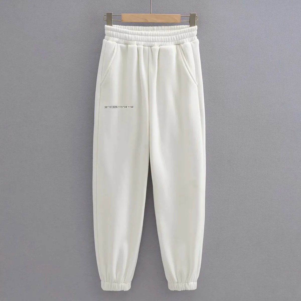Cropped Sweatshirt & Sweatpants Activewear for Women