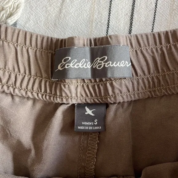 Eddie Bauer • pull on lounge shorts