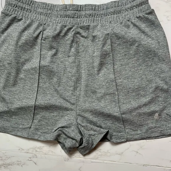 Fourlaps Stratus short in grey heather, size M