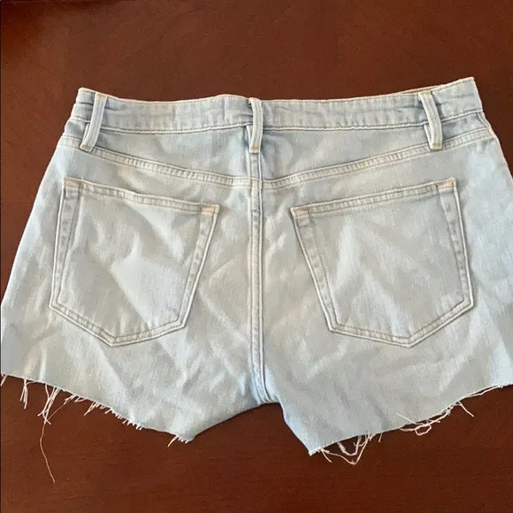 FRAME Le Grand Garçon Shorts Hurrah