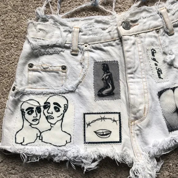 Left Hand Beyonce High Waist Thrashed 90s Shorts