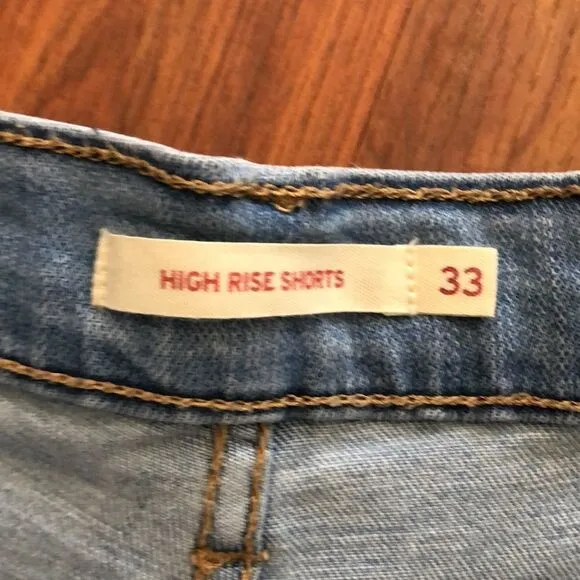 Levi’s High rise shorts size 33 Slightly distressed