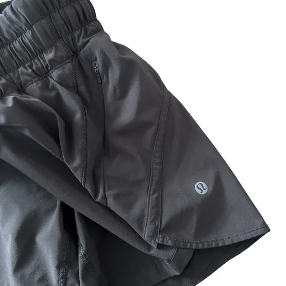 Lululemon Black Track That High-Rise Lined Short 3&quot; Size 4