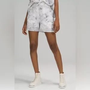 Lululemon Flat Front Relaxed High Rise Shorts Tie Dye Grey With Pockets Size 4