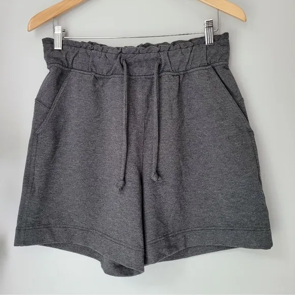 Lululemon Hello Sunday Shorts Size 6 NWT