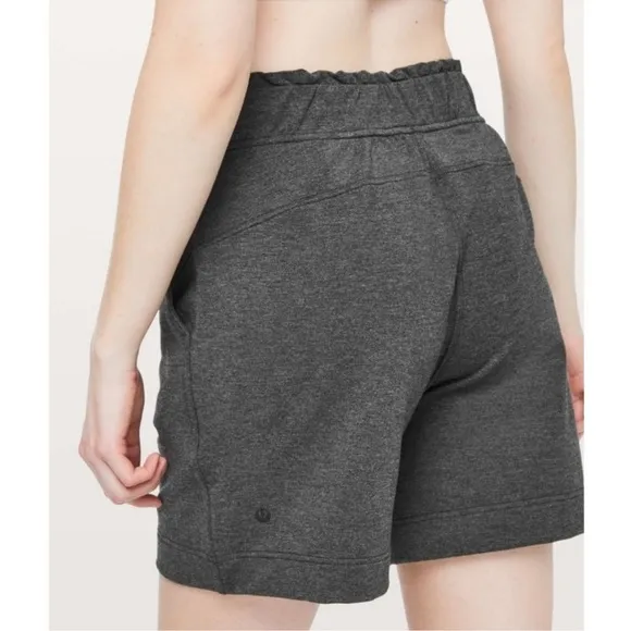 Lululemon Hello Sunday Shorts Size 6 NWT