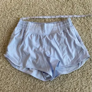Lululemon Hotty Hot High Rise 2&quot; Shorts size 6