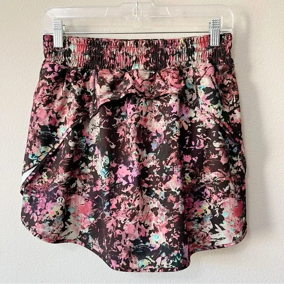 Lululemon Hotty Hot High-Rise Skirt Skort Stencil Blossom Red Multi Size 6
