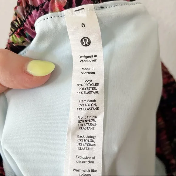 Lululemon Hotty Hot High-Rise Skirt Skort Stencil Blossom Red Multi Size 6