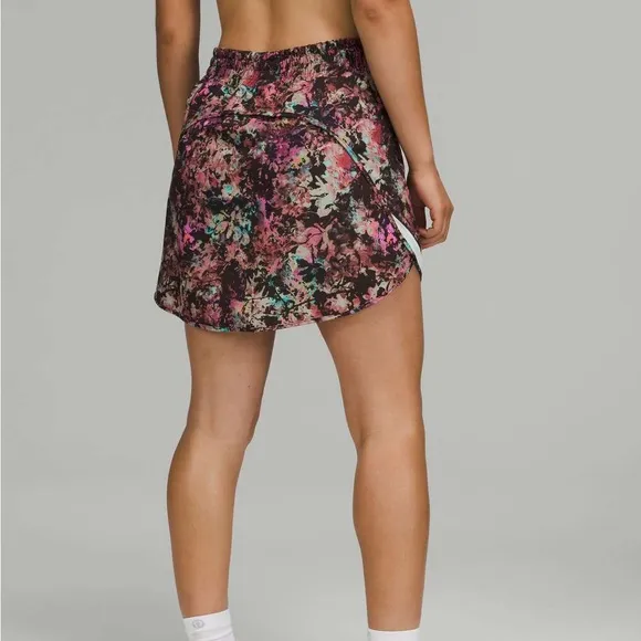 Lululemon Hotty Hot High-Rise Skirt Skort Stencil Blossom Red Multi Size 6