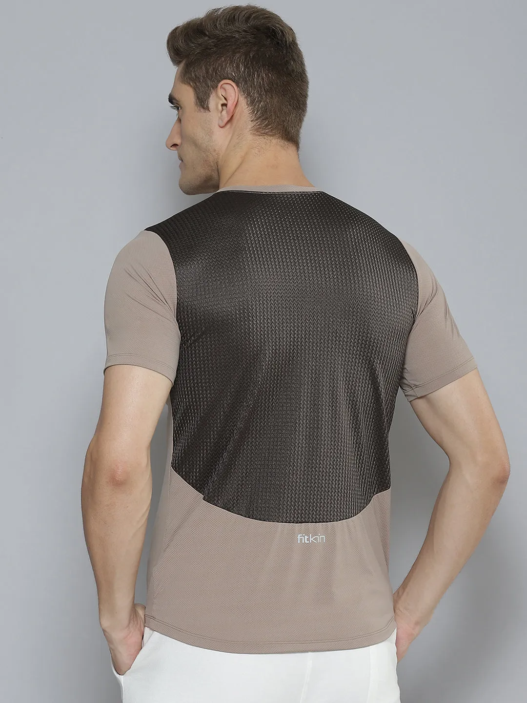 Men Beige & Grey Anti Odour Gym T-shirt
