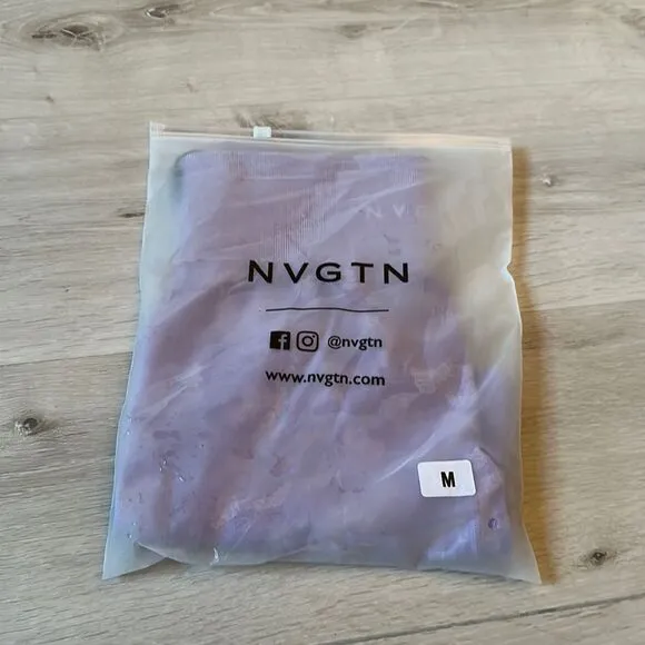 NVGTN PRO SHORTS LILAC CAMO SEAMLESS SHORTS M NWT IN PKG
