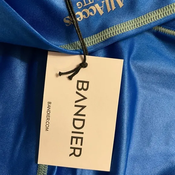 NWT Bandier Ultra High Rise Zip Front 9” Biker Shorts Blue Size 2XL