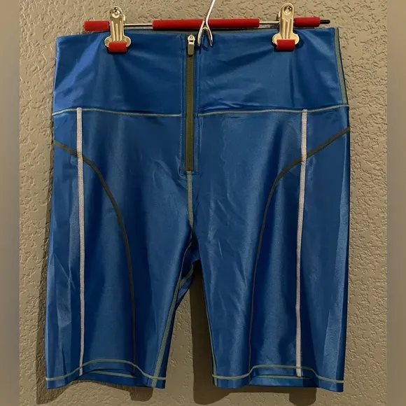 NWT Bandier Ultra High Rise Zip Front 9” Biker Shorts Blue Size 2XL