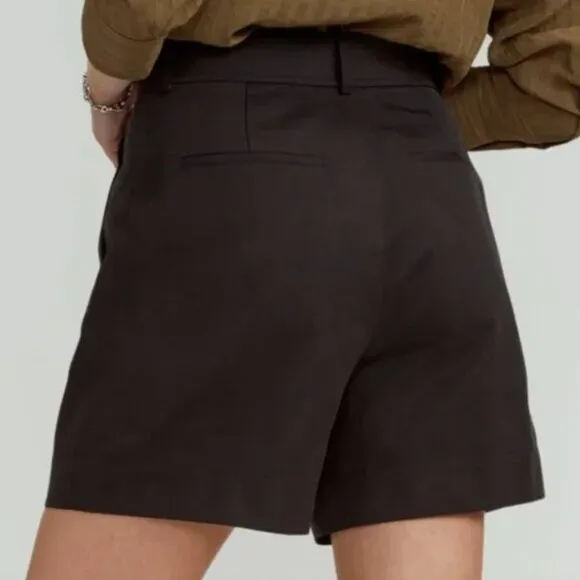 NWT Everlane The Way High Drape Short Womens 8 Black
