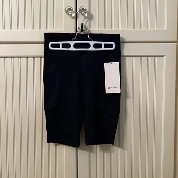 NWT - Lululemon - Women's Invigorate High-Rise Short 10&quot; - True Navy - Size: 6