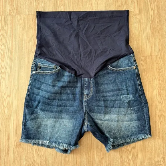 Pinkblush raw hem maternity jeans nwot