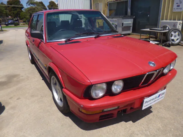 S2697 5' E28 Sedan M535i M30 MANUAL 1689/02