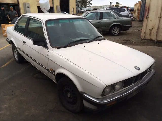 S2733 3' E30 Coupe 318i M10 AUTO 1983/12