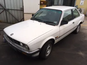 S2733 3' E30 Coupe 318i M10 AUTO 1983/12