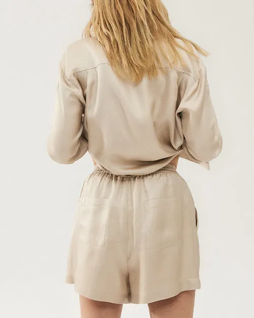 SILK LAUNDRY | Twill Slouch Shorts | Hazelnut
