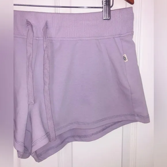 Ugg lounge shorts (L)