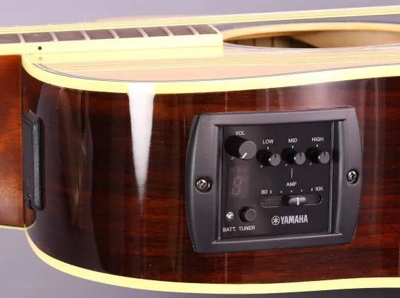 Yamaha FSX830C Concert Cutaway 6-String RH Acoustic Electric Guitar in Natural